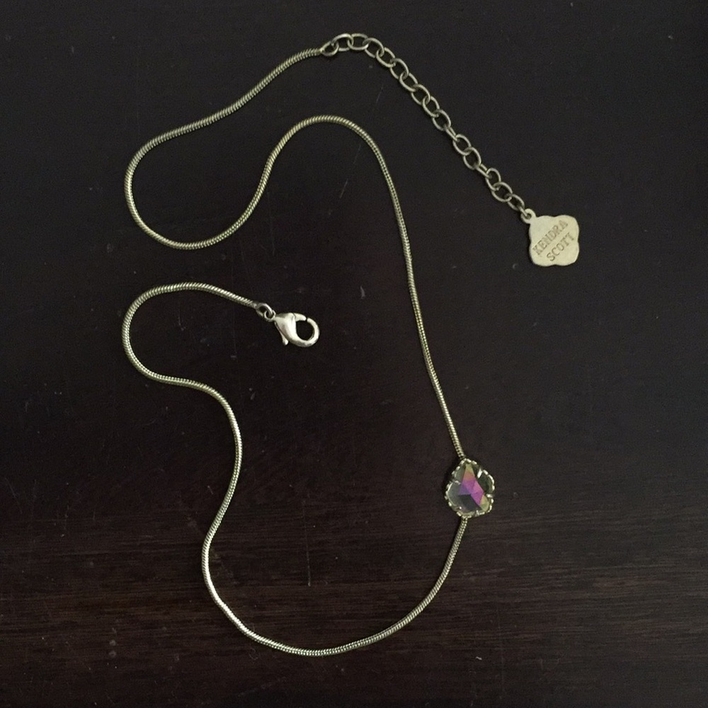 Kendra Scott necklace